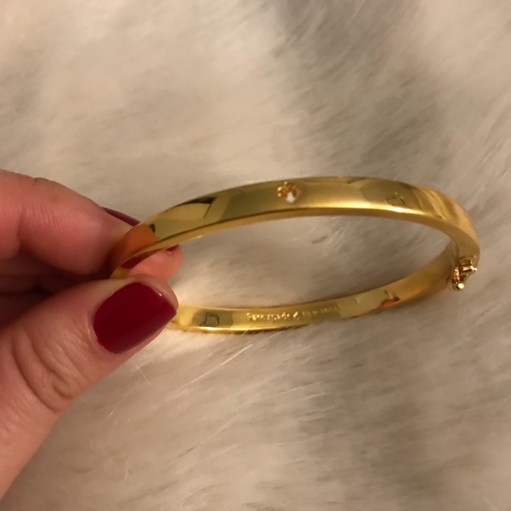 Kate Spade - gold Spade bangle ♠️